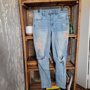 Jeans with embroidery